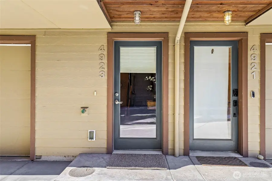 4923 39th Avenue S, Seattle, WA 98118 - #2