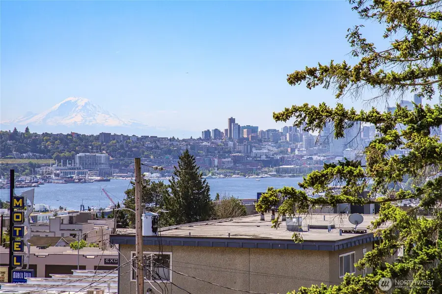 4222 Linden Avenue N, Seattle, WA 98103 - #3