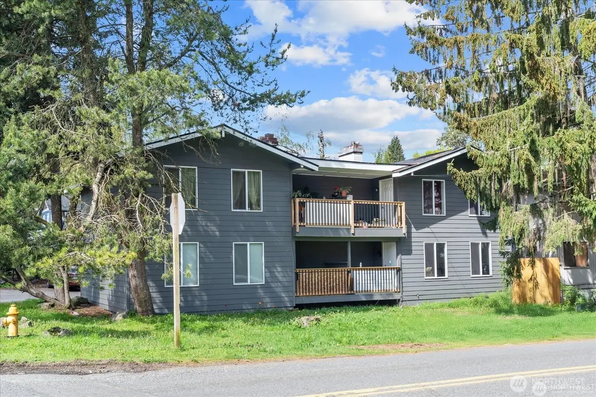 10443 17th Avenue Sw, Seattle, WA 98146 - #1