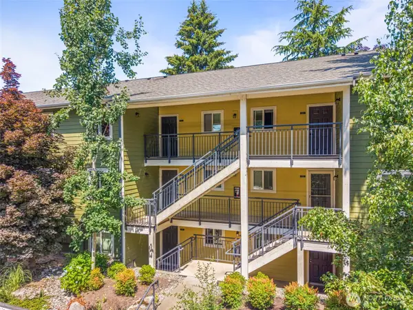 12511 SE 41st Place #A303, Bellevue, WA 98006