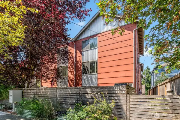 9229 17th Avenue Sw #A, Seattle, WA 98106