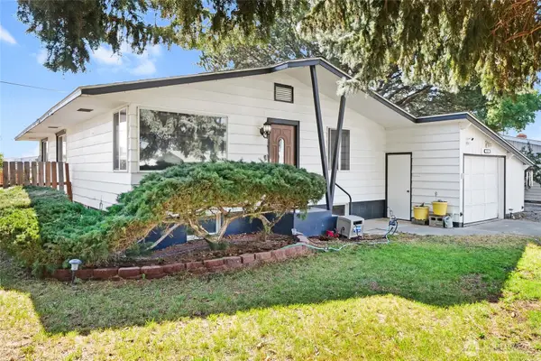 1727 S Monroe Street, Moses Lake, WA 98837
