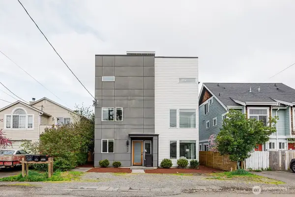 522 N 104th Street, Seattle, WA 98133