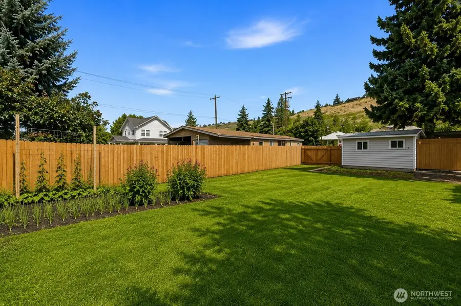 119 W Gibson Avenue, Chelan, WA 98816 - #3