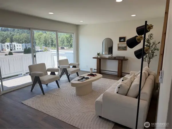9911 NE 119th Court #A, Kirkland, WA 98034