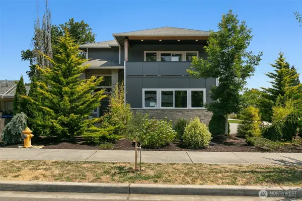 4608 223 Street Sw, Mountlake Terrace, WA 98043