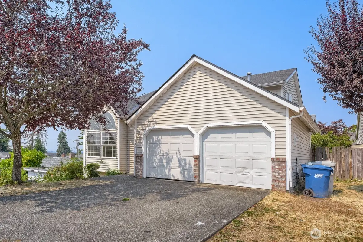 17809 112th Avenue Se, Renton, WA 98055 - #1