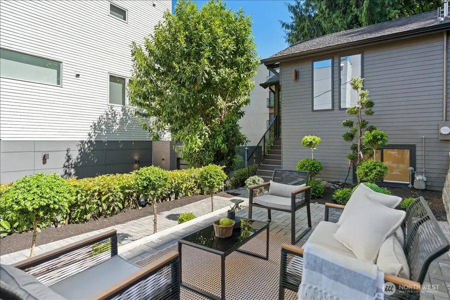 4011 SW Maryland Place, Seattle, WA 98116 - #3