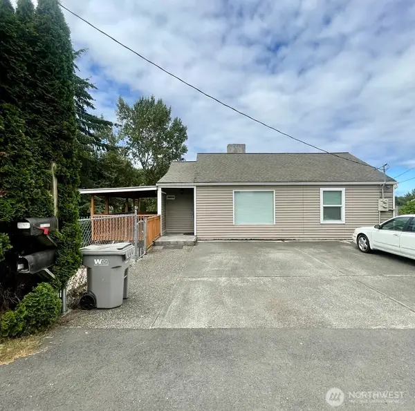 13829 51 Avenue S, Tukwila, WA 98168