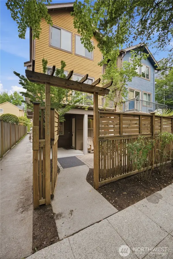 7411 4th Avenue Ne #A, Seattle, WA 98115