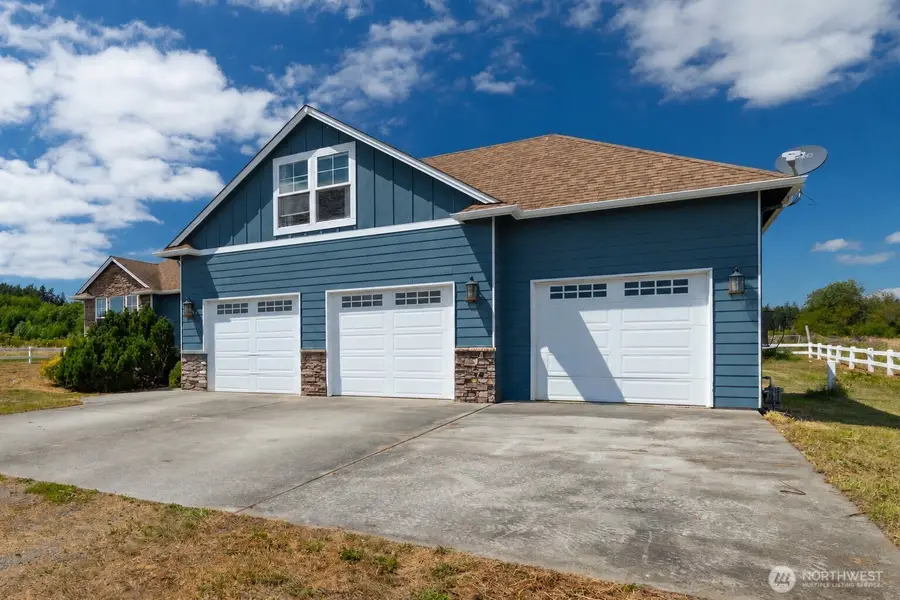 130 W Crescent Harbor Road, Oak Harbor, WA 98277 - #3