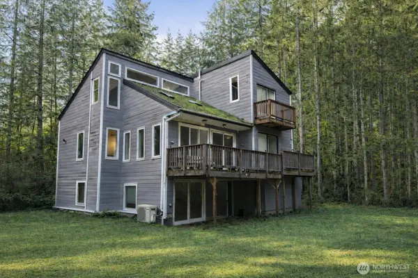 5040 SW Lake Helena Road, Port Orchard, WA 98367