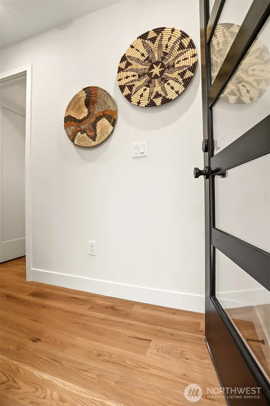 2414 Queen Anne Avenue N, Seattle, WA 98119 - #2