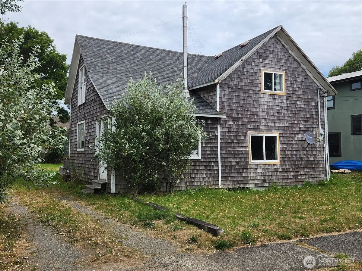 610 Lake Street Se, Ilwaco, WA 98624 - #1