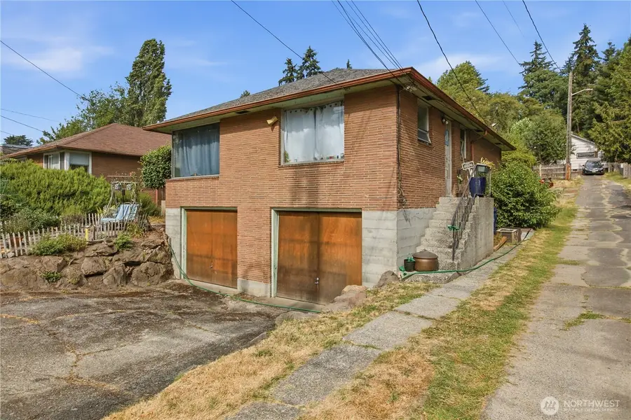 7420 Rainier Avenue S, Seattle, WA 98118 - #2