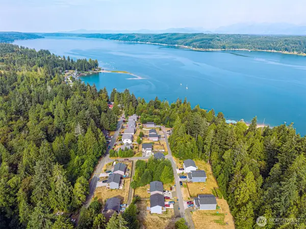 70 E Ellinor Peak Place #3-4, Belfair, WA 98528