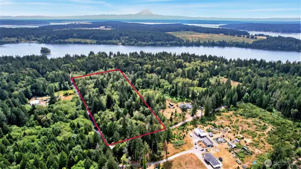 3853 146th Avenue Sw, Lakebay, WA 98349