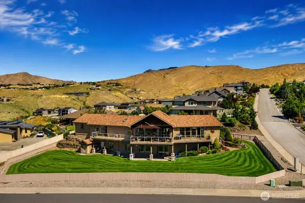 101 Mountain Brook Lane E, Wenatchee, WA 98801