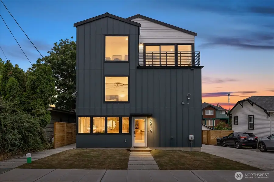 9215 12th Avenue Ne, Seattle, WA 98115 - #3
