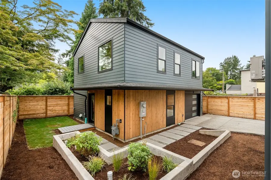 9211 12th Avenue Ne, Seattle, WA 98115 - #2