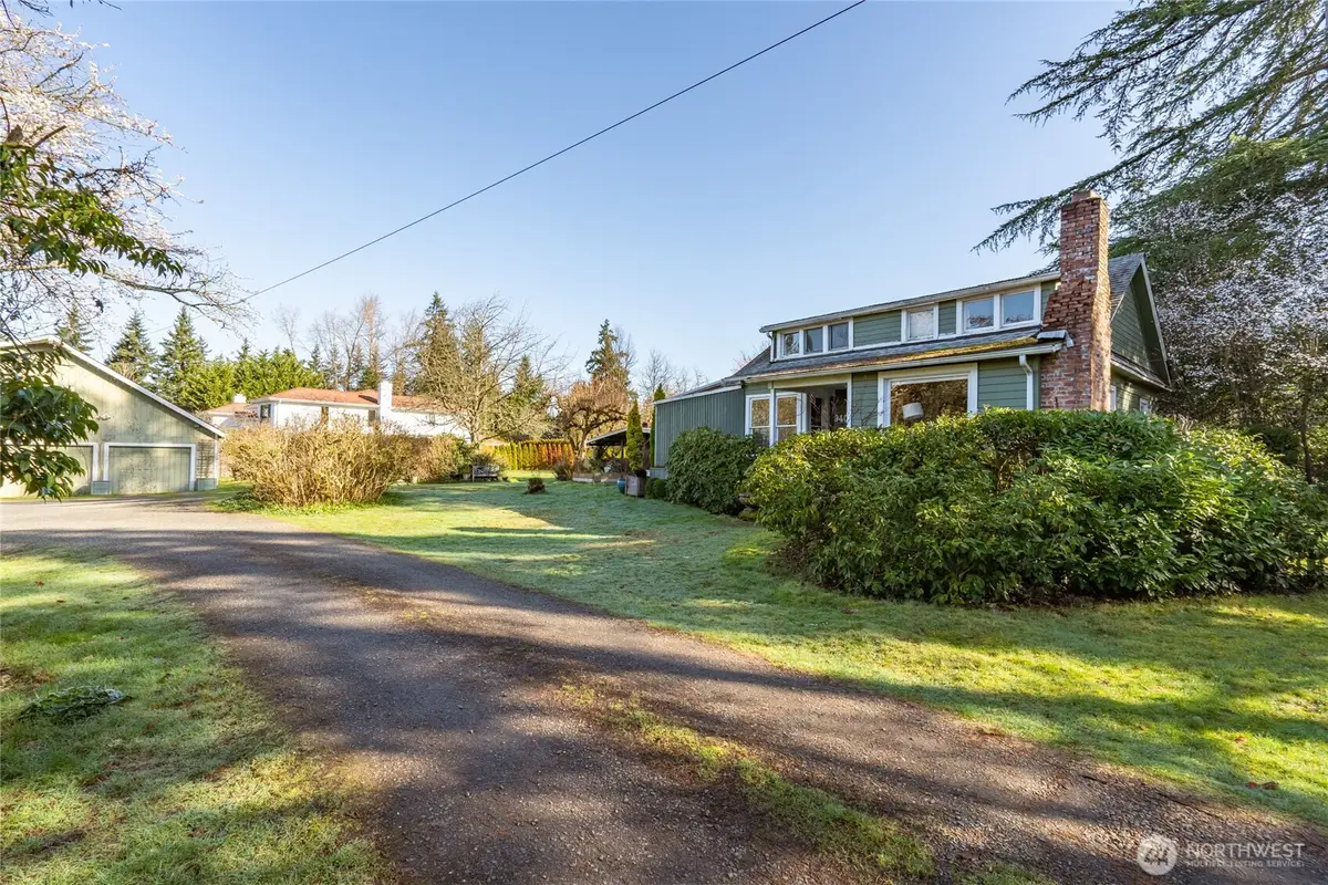 9406 NE 32nd Street, Clyde Hill, WA 98004 - #1
