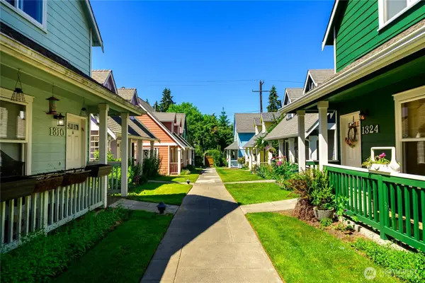 1318 N 184th Court #12, Shoreline, WA 98177
