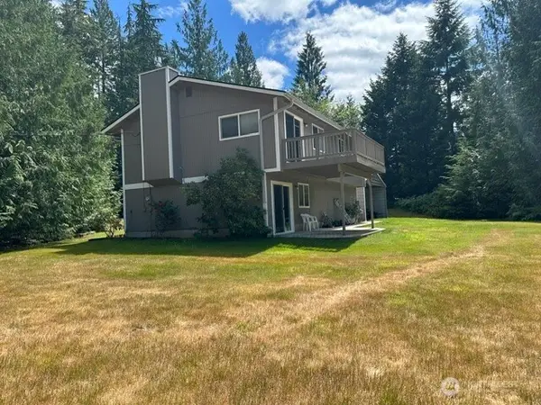 105 Peter Hagen Road Nw, Seabeck, WA 98380
