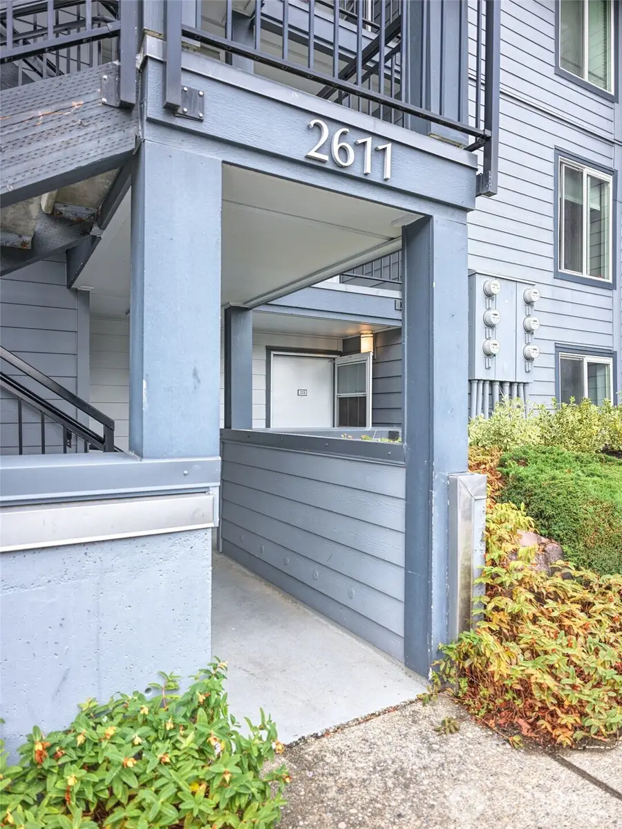 2611 NE 4th Street #213, Renton, WA 98056 - #3