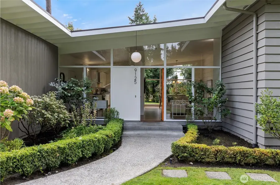 9125 NE 21st Place, Clyde Hill, WA 98004 - #2