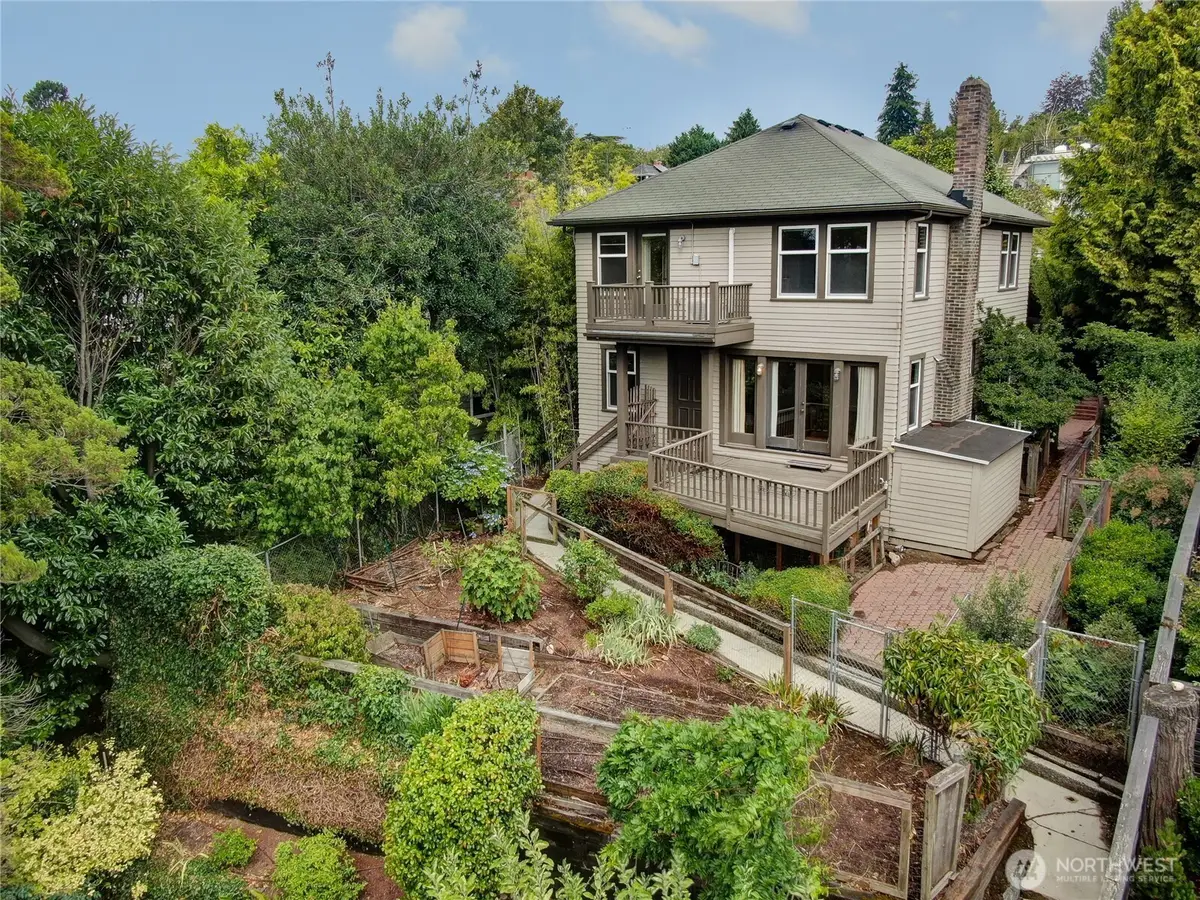 910 11th Avenue E, Seattle, WA 98102 - #1
