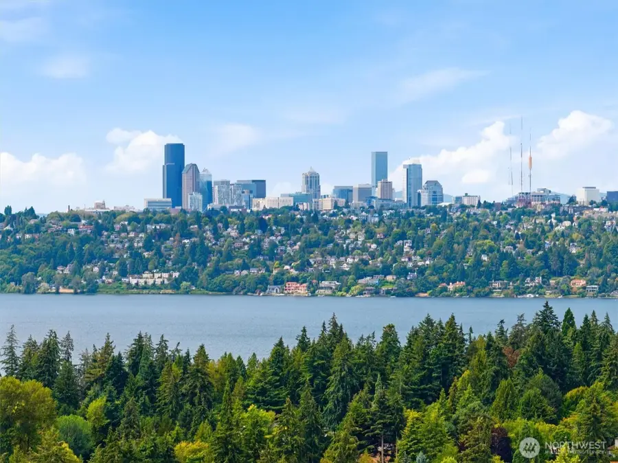 8900 NE 16th Street, Clyde Hill, WA 98004 - #2