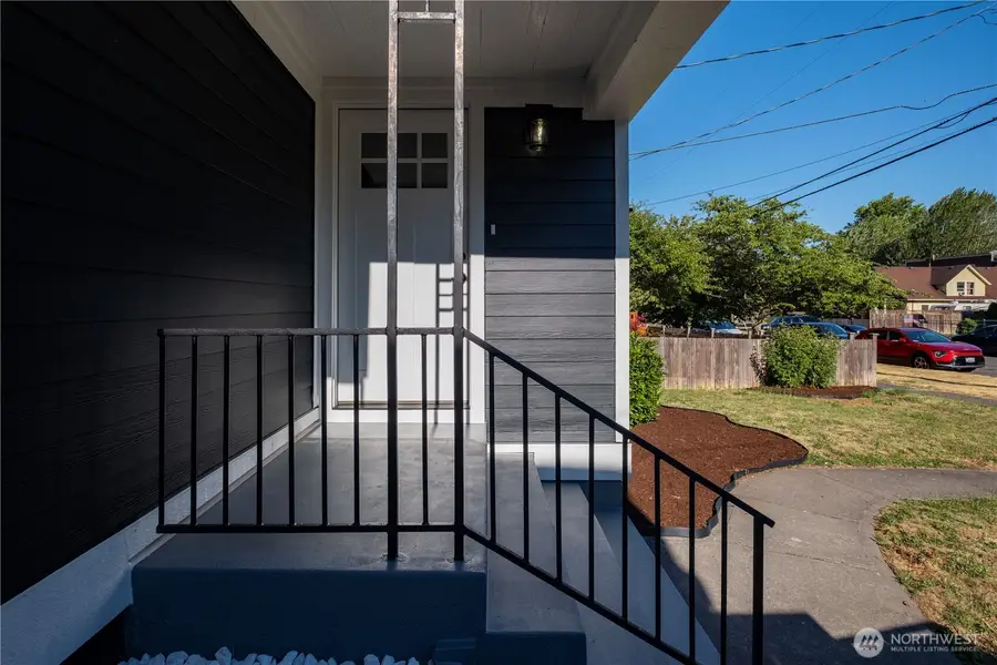 869 S 40th Street, Tacoma, WA 98418 - #3