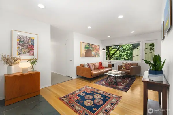632 13th Avenue E #19, Seattle, WA 98102