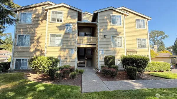 28704 18th Avenue S #V102, Federal Way, WA 98003