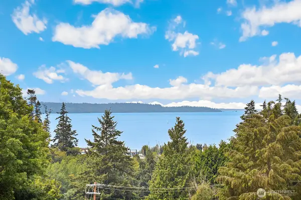 1130 5th Avenue S #201, Edmonds, WA 98020