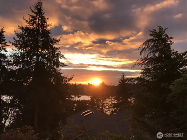 10830 Lake View Drive, Lake Stevens, WA 98258