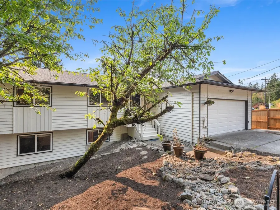 10830 Lake View Drive, Lake Stevens, WA 98258 - #3