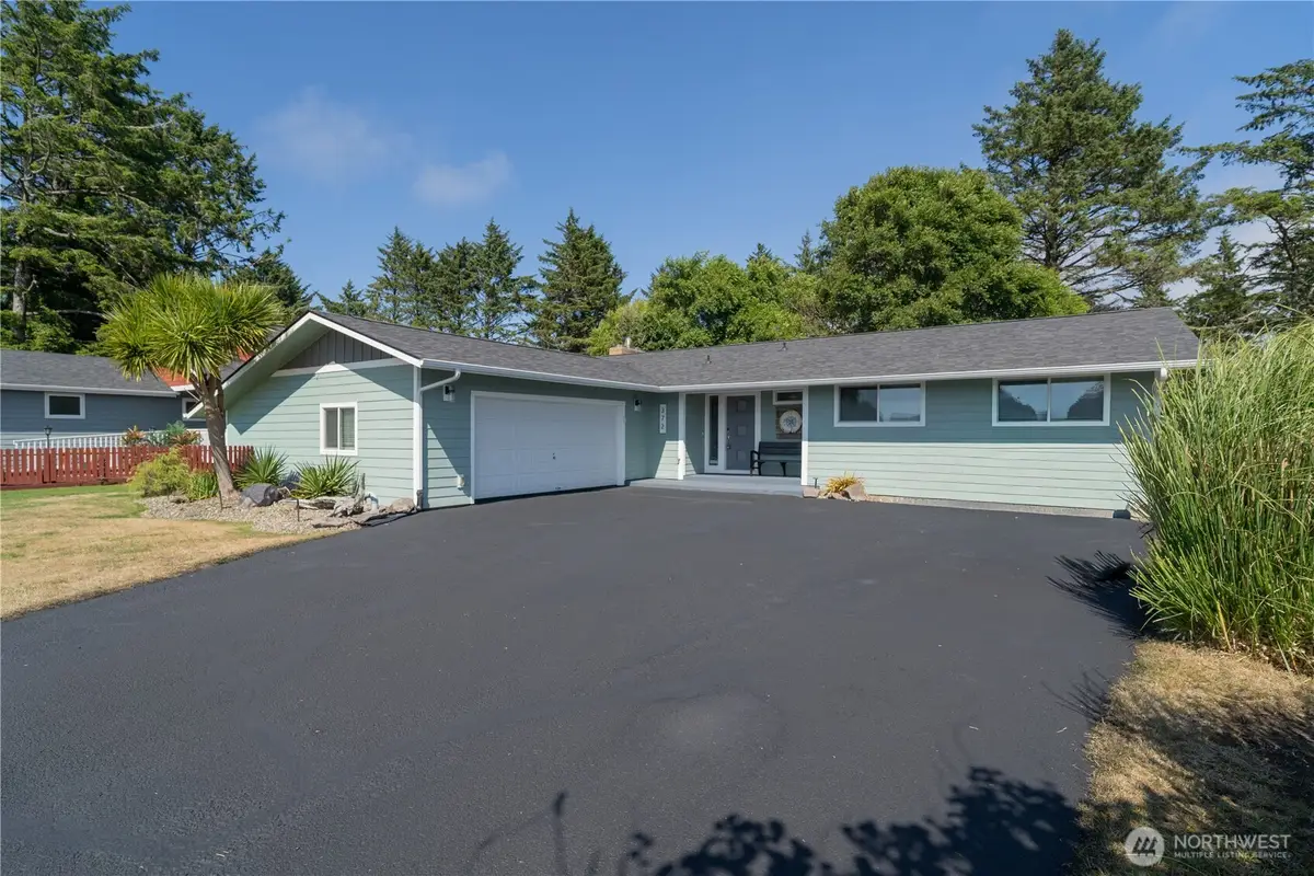 372 Octopus Avenue, Ocean Shores, WA 98569 - #1