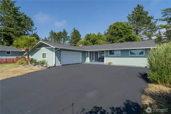 372 Octopus Avenue, Ocean Shores, WA 98569