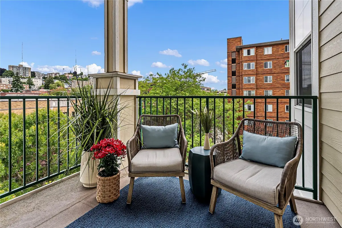 530 4th Avenue W #503, Seattle, WA 98119 - #1