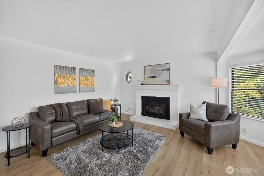 3310 SW 104th Street, Seattle, WA 98146 - #2