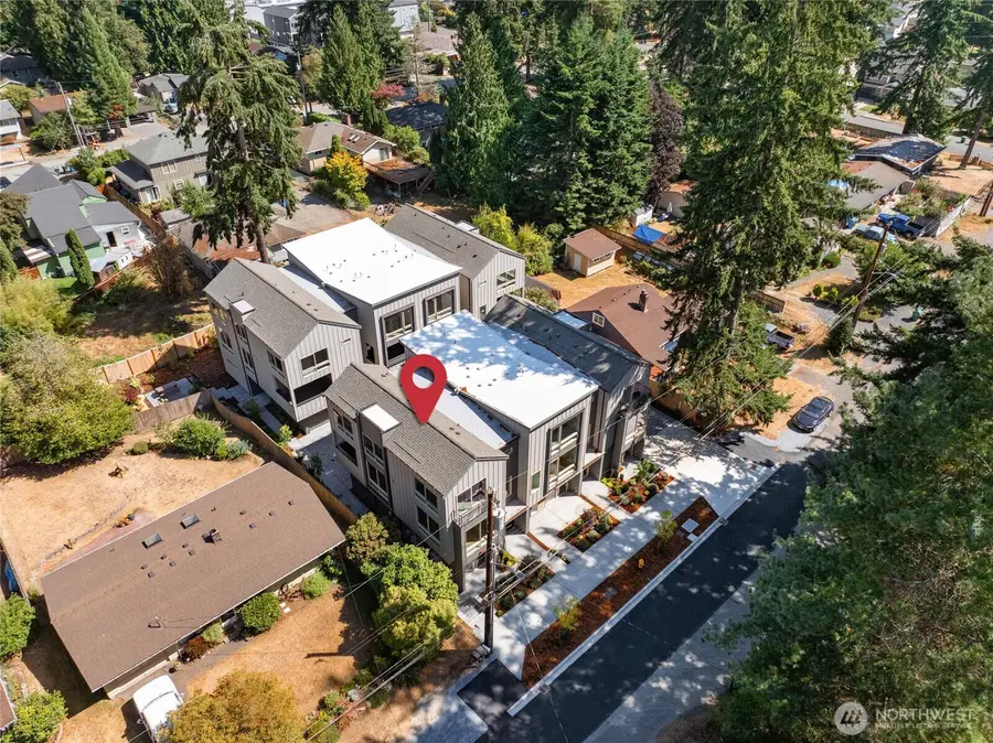18032 Sunnyside Avenue N, Shoreline, WA 98133 - #2