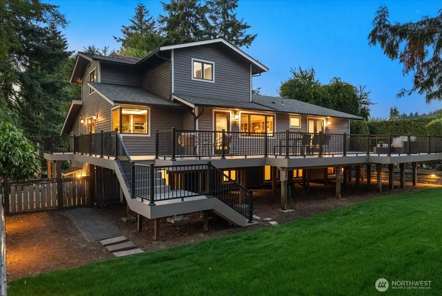 807 7th Avenue N, Edmonds, WA 98020 - #2