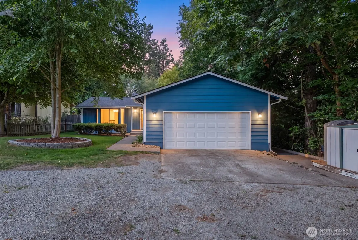 917 N 7th Avenue Sw, Tumwater, WA 98512 - #1