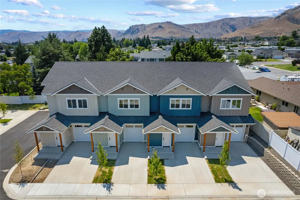 1030 Finch Lane #E4, Wenatchee, WA 98801 - #1