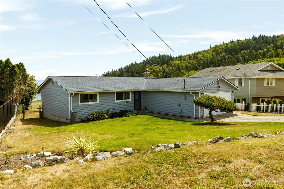 699 Maplewood Loop, Oak Harbor, WA 98277 - #1