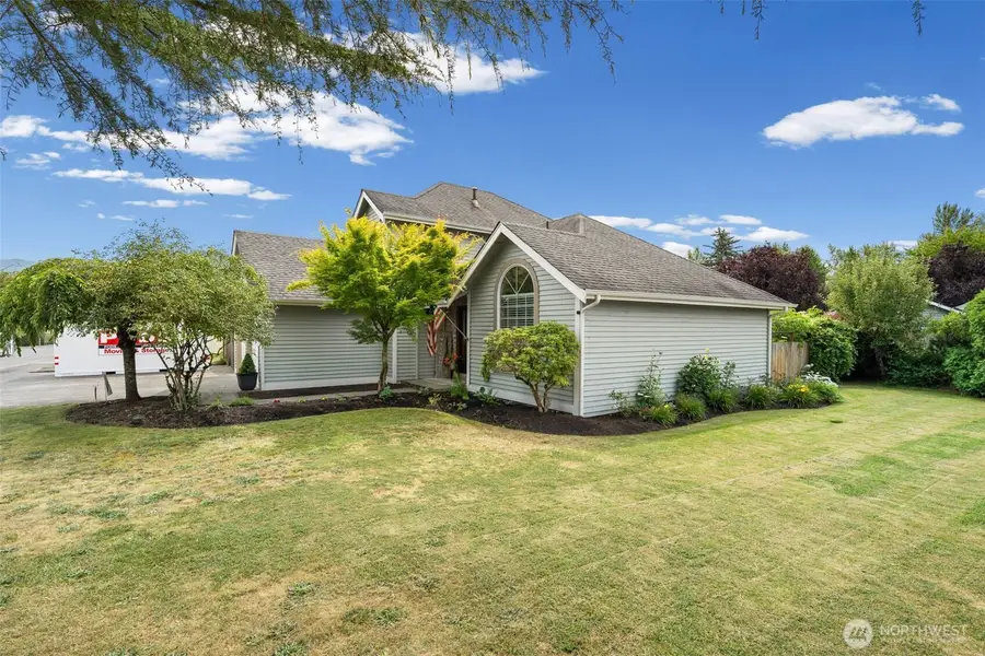 204 Michael Avenue, Enumclaw, WA 98022 - #3