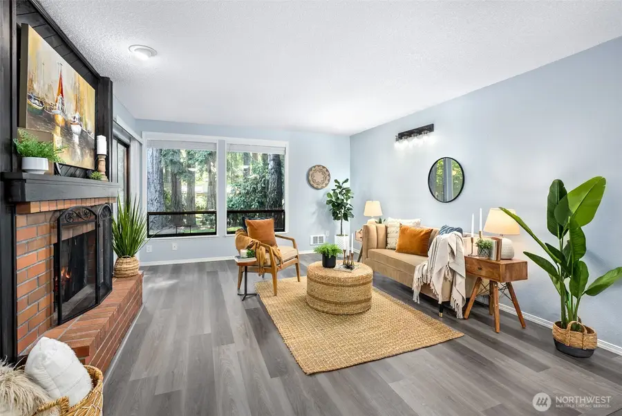 19115 Ballinger Way Nw #102, Lake Forest Park, WA 98155 - #3