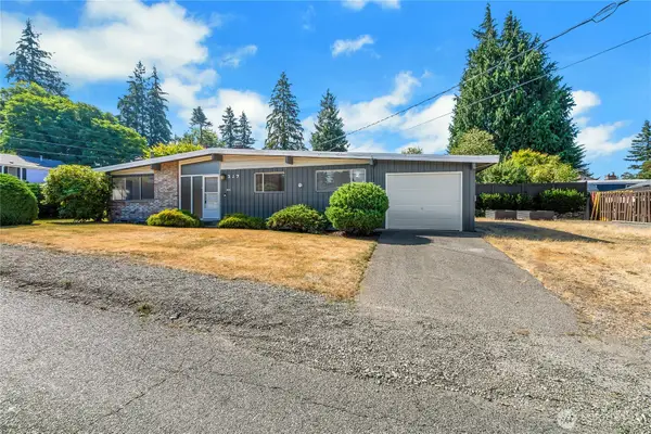 317 S 208th Street, Des Moines, WA 98198
