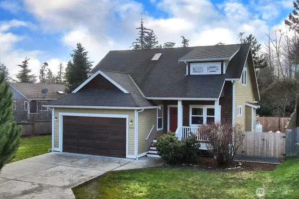 4876 Breezefair Road, Freeland, WA 98249